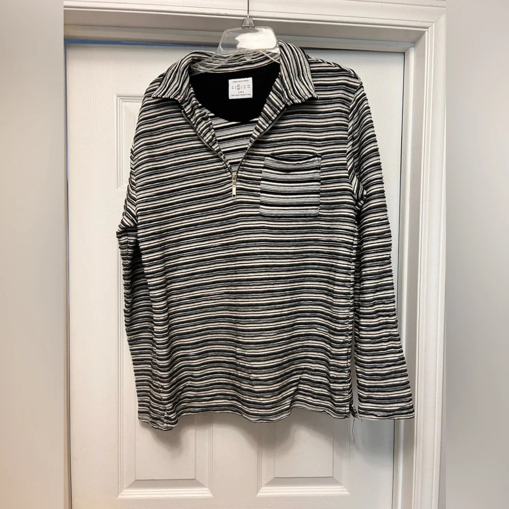Urban Outfitters Men's  Sweatshirt size M striped black white beige Quarter zip